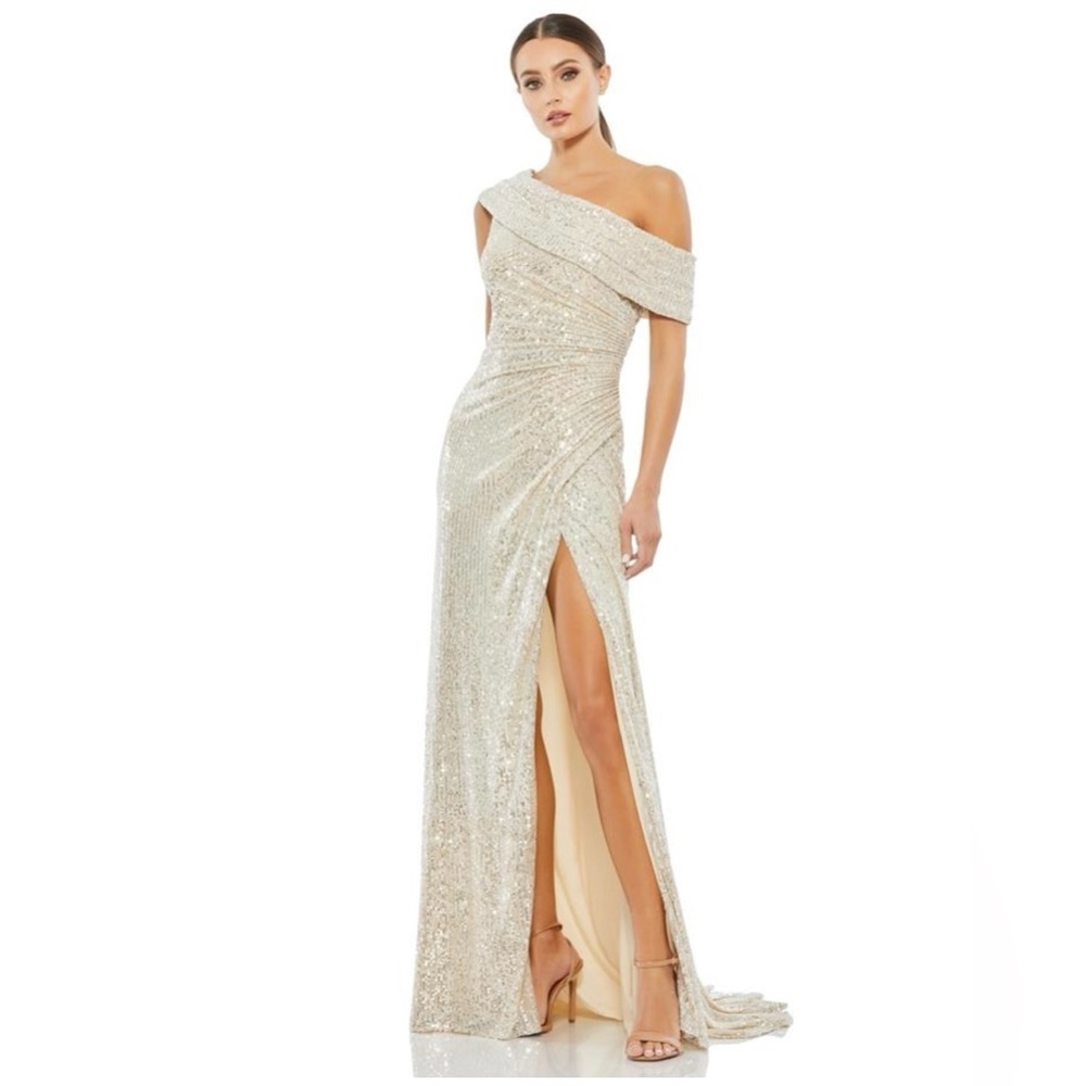 Mac Duggal Women’s NWT Ruched Sequin Gown One Shoulder size 6 #26550